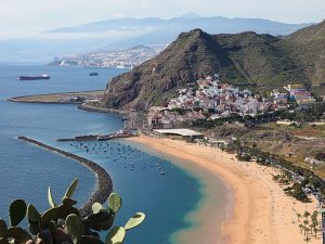 The Canary Islands took 32.5% of tourist spending