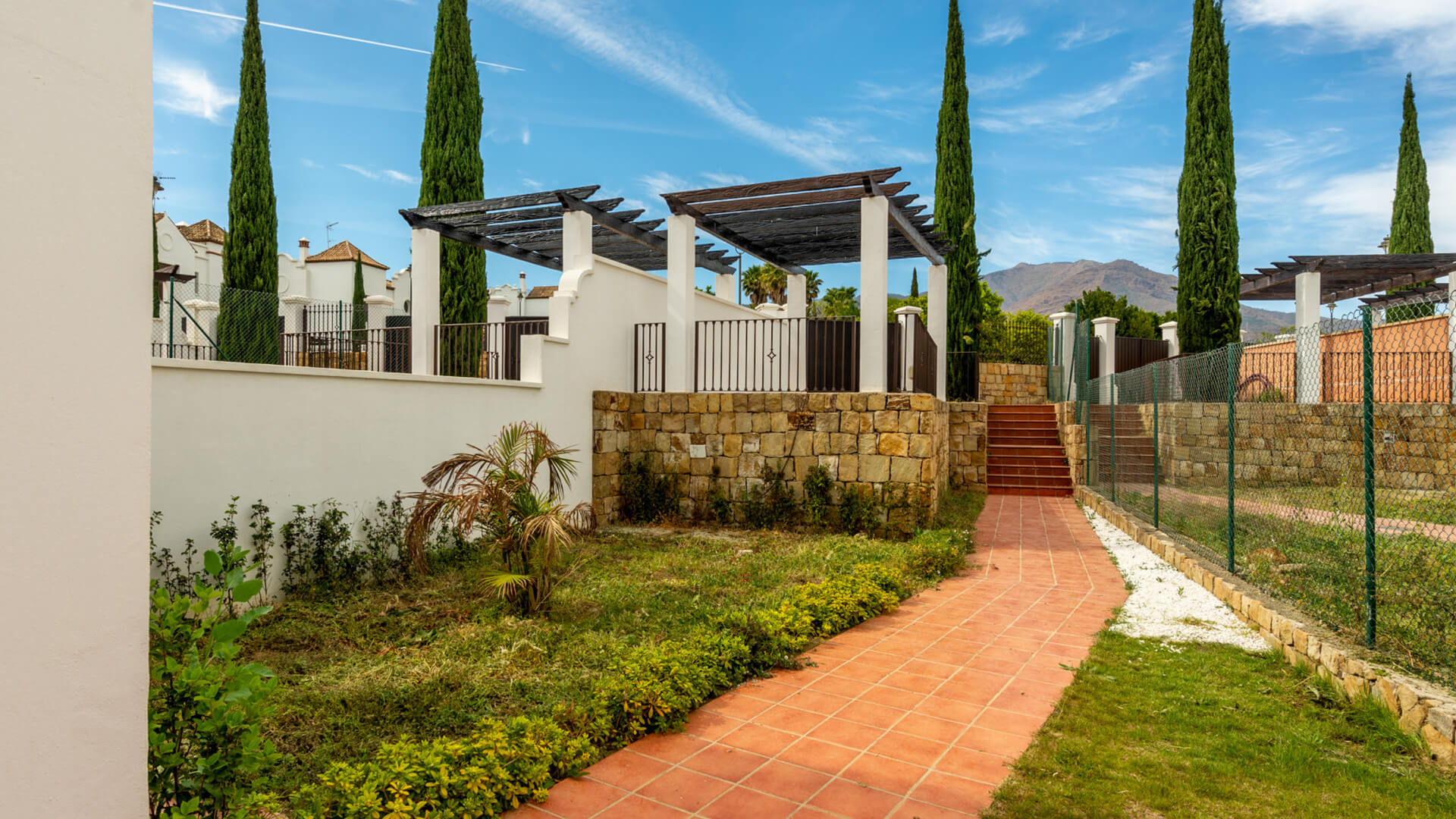 Azata Golf Villas - Villa For Sale - Estepona